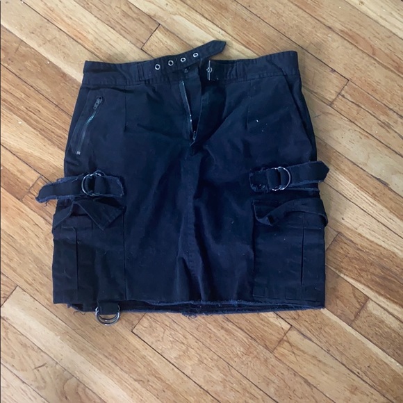 FINAL SALE! Carmar black skirt - Picture 1 of 2